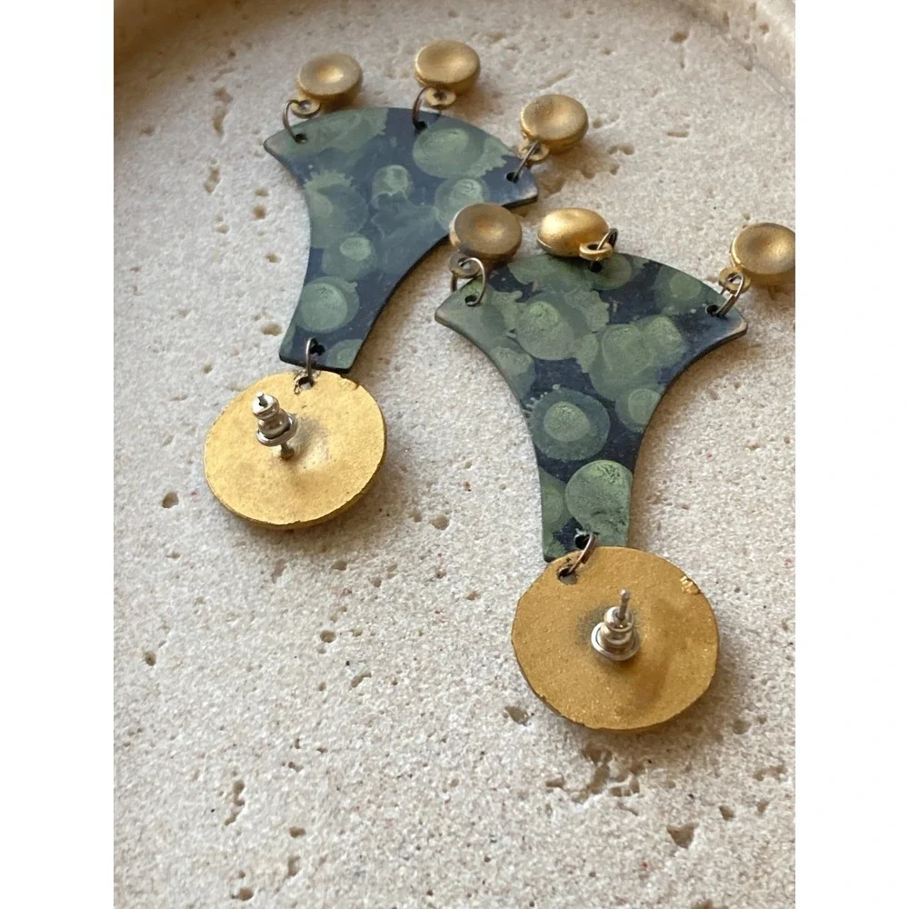 Artisan Boho Dangle Earrings Gold Tone Disc Fan Drop Tribal Painted Bead Fringe
